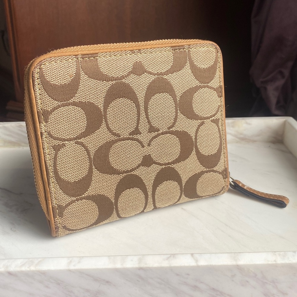 Coach Signature Tan Brown Wallet